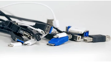 USB kábelek és kiegészítők